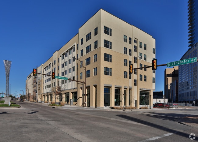 Building Photo - Parker House