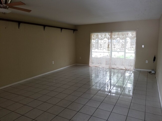 living room - 6022 Amberly Avenue