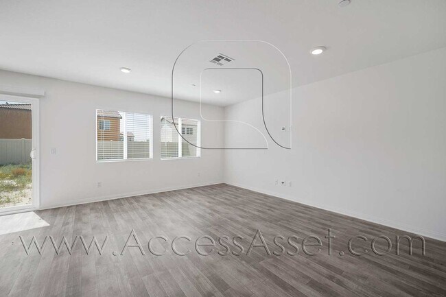 Building Photo - Brand New Construction 4 Bed/3 Bath Luxuri...