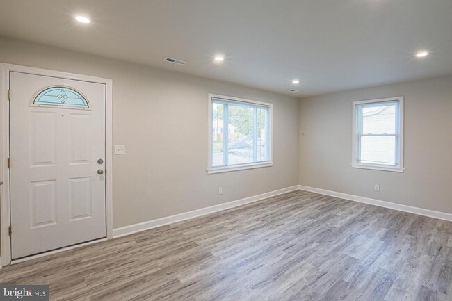 Foto del edificio - 5929 Montgomery St