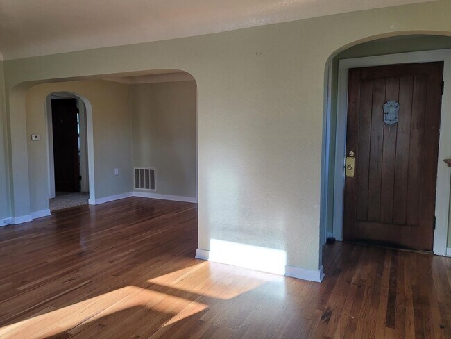 Foto del edificio - Charming 2 Bedroom Home in Bremerton!