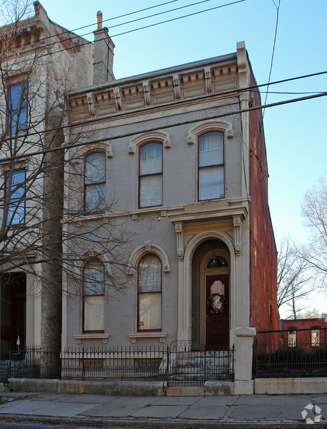 Foto principal - 909 Dayton St