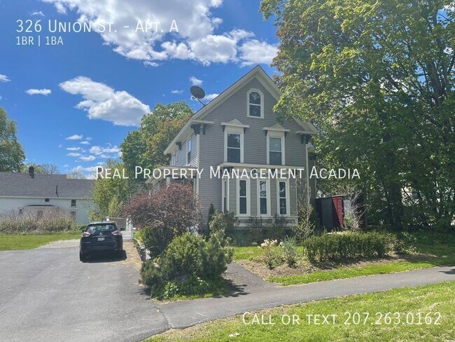 Building Photo - Very Spacious & Luxurious Living in Bangor...