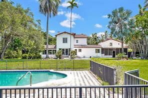 Primary Photo - 278 S North Lake Dr
