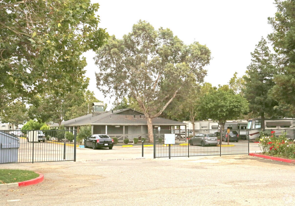 Foto del edificio - 100 Ogier Ave