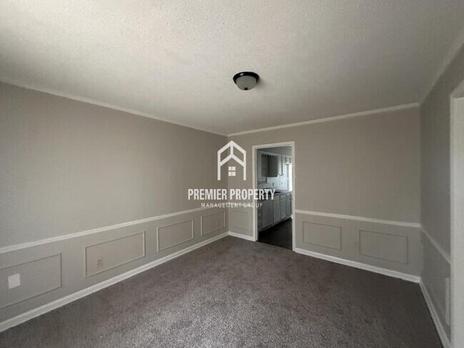 Foto del edificio - 2777 Chiswood St