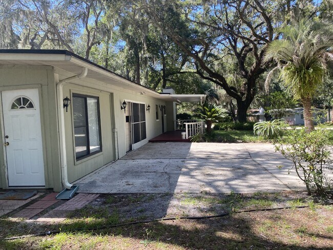 Building Photo - FOR RENT:  3 BEDROOM 2 BATH POOL HOME IN D...