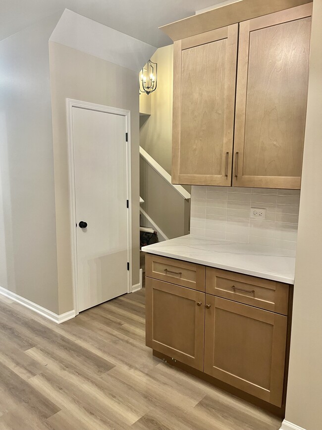 Separate bar for entertaining - 17537 S Gilbert Dr