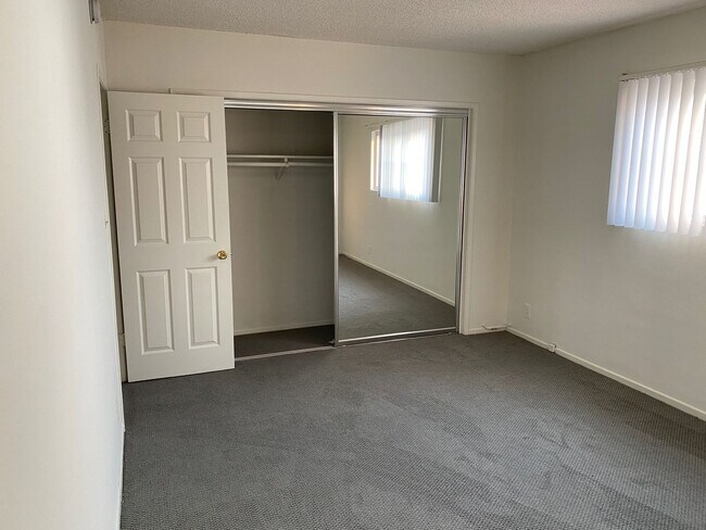Building Photo - 12727 Matteson Ave