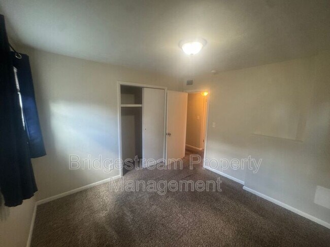 Building Photo - 1587 Garwood Dr