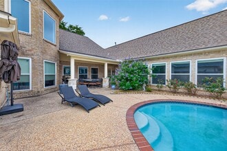 Building Photo - 15106 Dawnbrook Dr