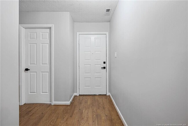 Foto del edificio - 2105 Wexford Oaks Ct