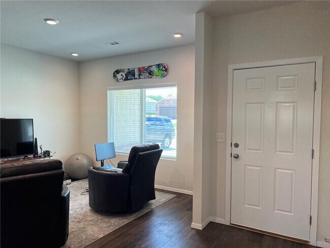 Foto del edificio - 2960 W McLaren Dr