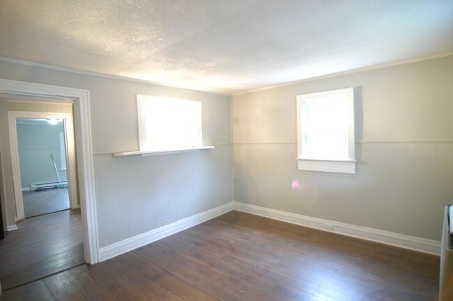Building Photo - Cute 1 Bedroom in Hope Gardens!