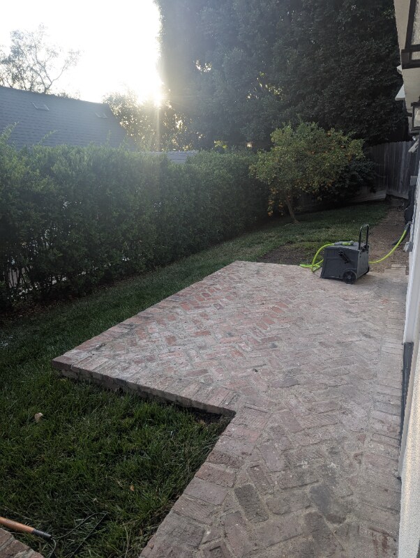 Foto del edificio - 3115 Hollycrest Dr