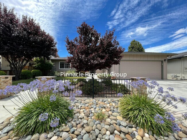 Foto del edificio - 4237 Haines Ave