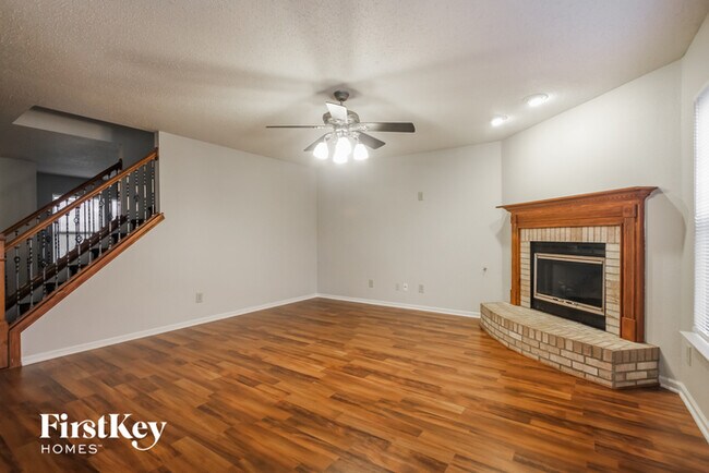 Building Photo - 1327 Jasmine Dr
