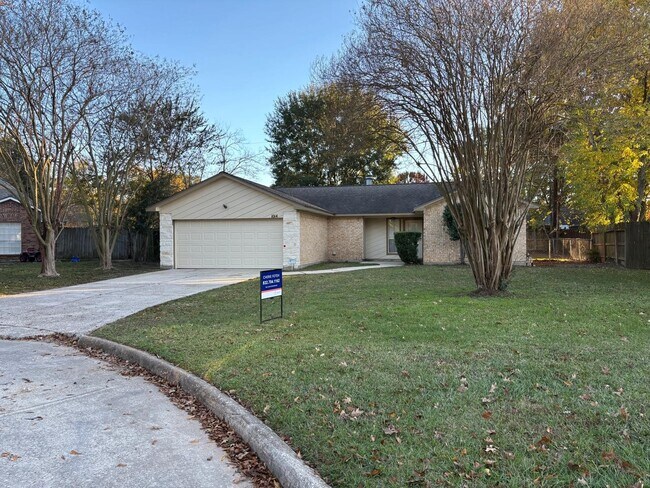 Foto del edificio - 1014 Stoneleigh Ct