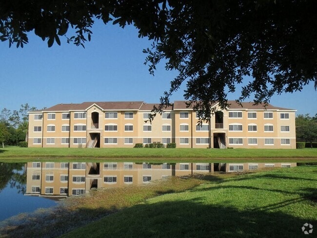 Building Photo - Carolina Club Apartments