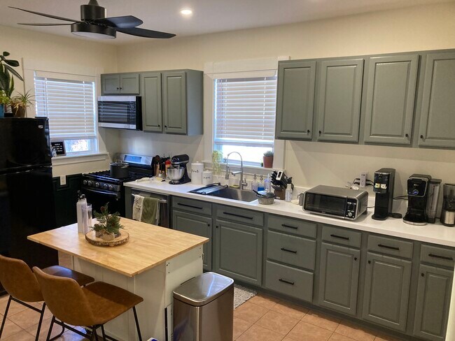 Foto del edificio - 342 Crescent St