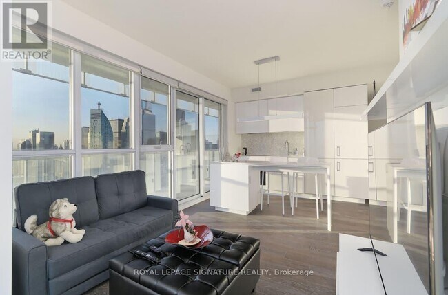 Photo du bâtiment - 15 Lower Jarvis St