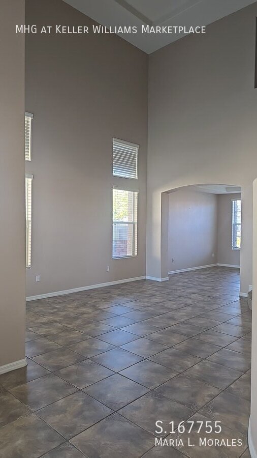 Foto del edificio - 2825 Barrow Downs St