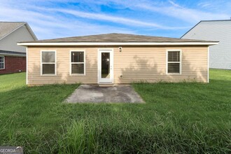 Building Photo - 31 Southfork Dr