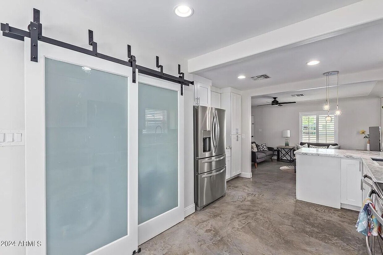 Foto principal - 1430 E Sheridan St