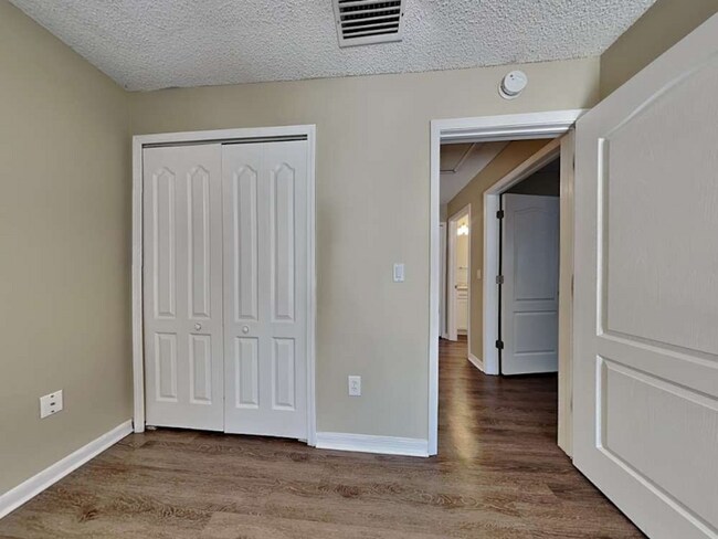 Building Photo - 1290 Tuxford Dr