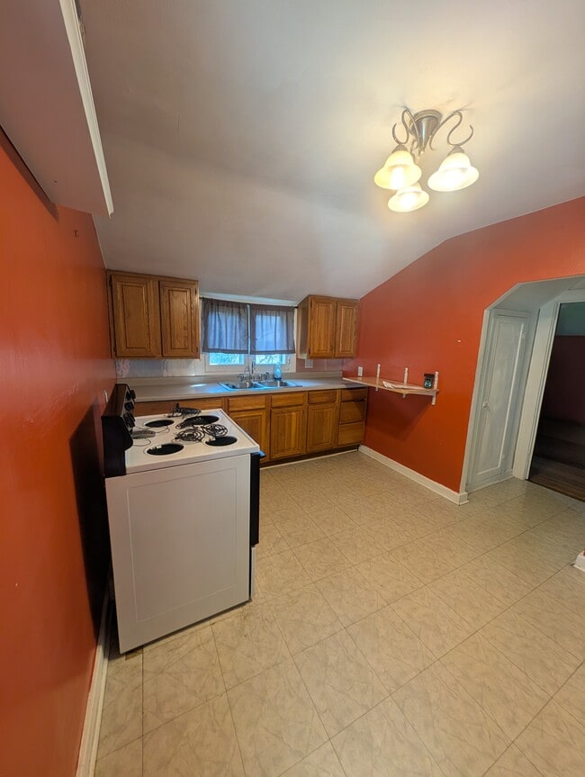 Building Photo - 2136 S 78th St