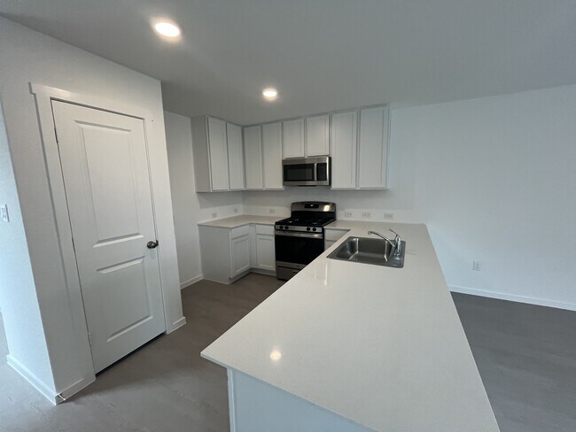 Foto del edificio - 5716 Alope Wy