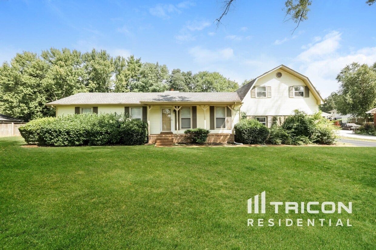 Foto principal - 1706 Deerrun Rd