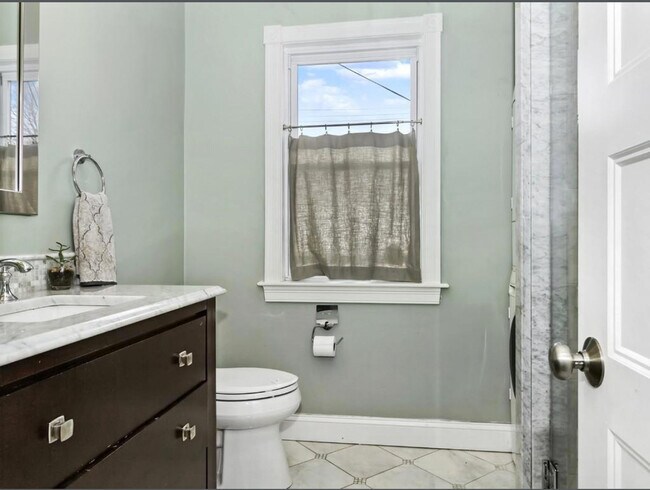 Foto del edificio - 111 Willow Ave