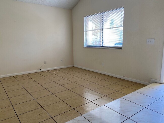 Building Photo - 5205 Dublin Pl