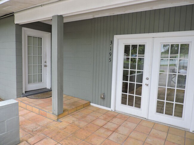 Foto del edificio - Convenient Northeast location!