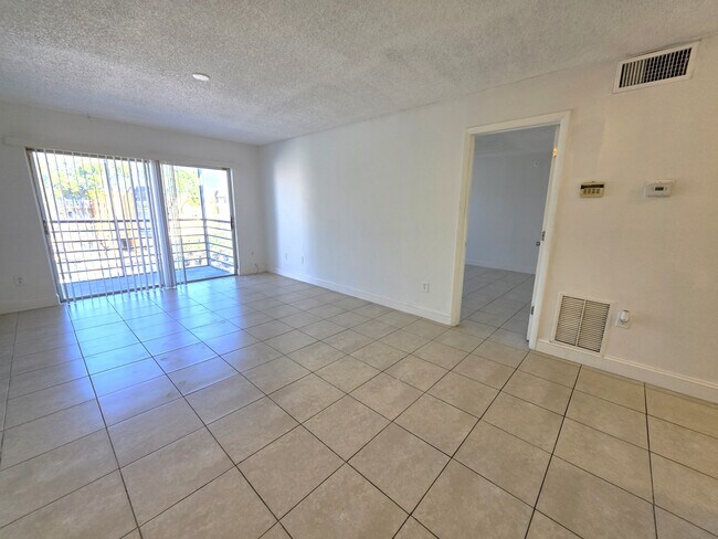 Foto del edificio - 2800 NW 56th Ave