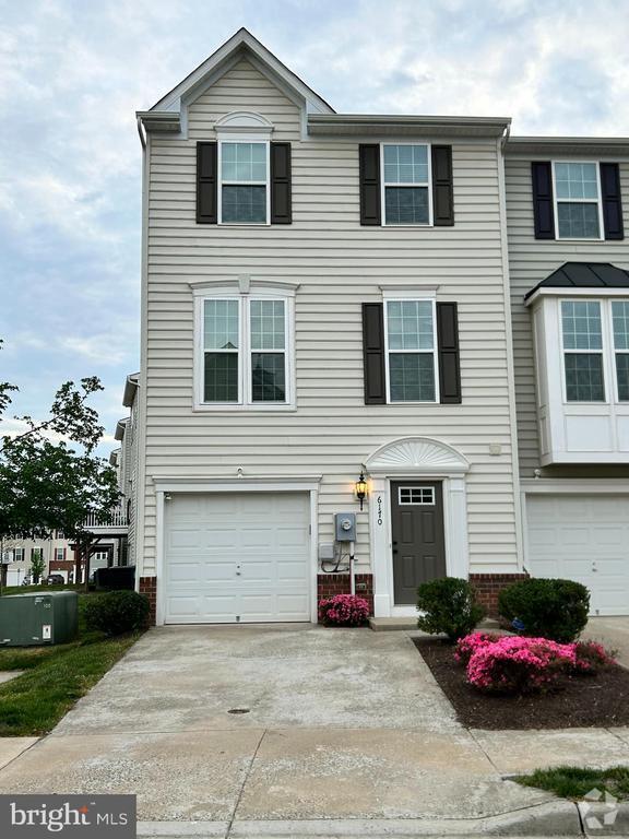 Building Photo - 6170 Willow Pl