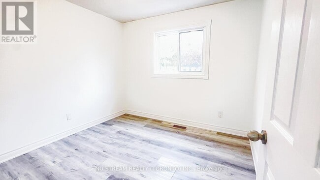 Building Photo - 46 Stainforth Dr