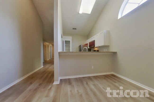 Foto del edificio - 1623 Chatham Cir