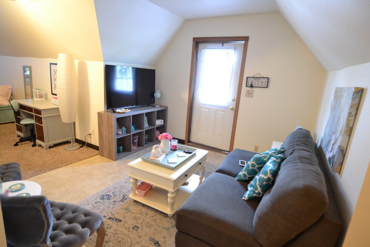 Primary Photo - 601 S Osteopathy Ave
