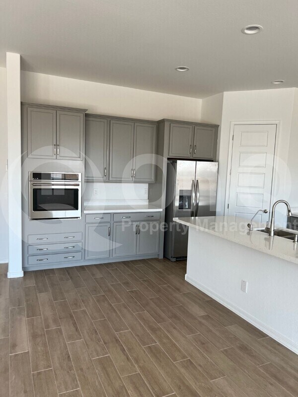 Building Photo - 14143 West Cottontail Ln