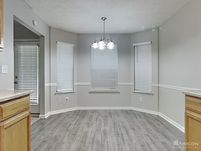 Foto del edificio - 4124 Waters End Ln