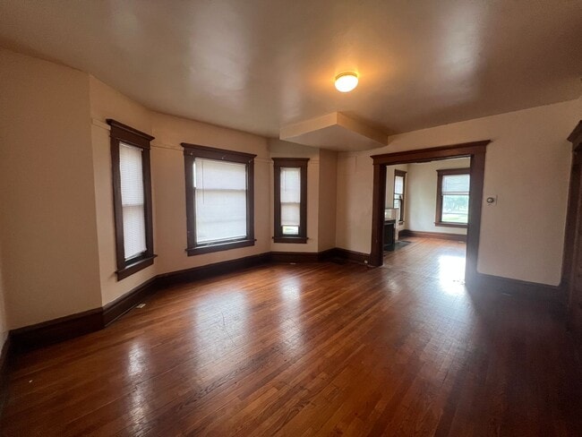 Building Photo - 60 E Lane Ave