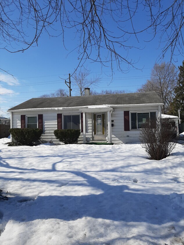 7728 Walnut Ave, Hammond, IN 46324 House for Rent in Hammond, IN