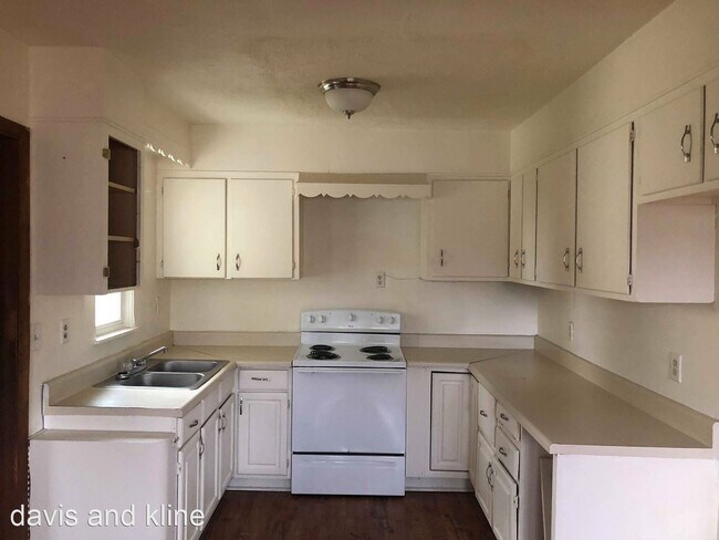 Building Photo - 3 br, 2 bath House - 2239 St Clair Avenue