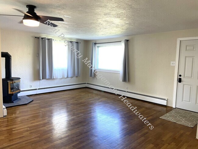 Foto del edificio - 3 Bedroom 2 Bath House for Rent - Pet Frie...