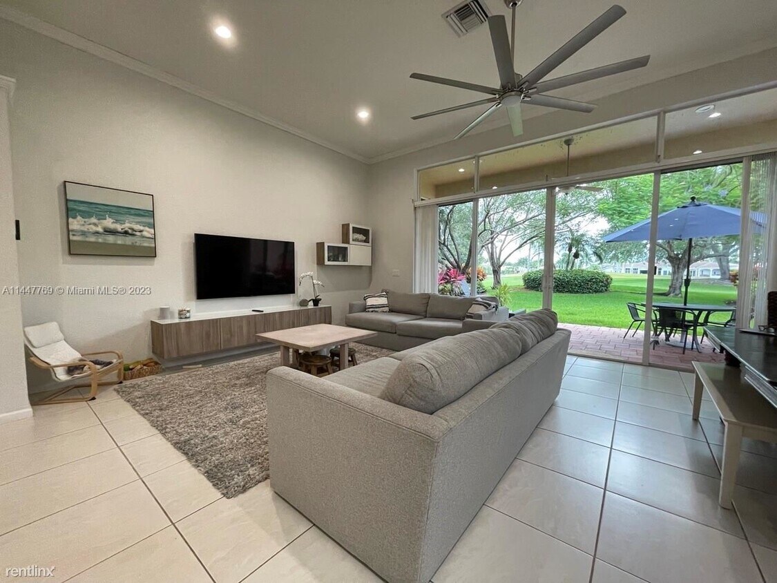Foto principal - 3 br, 3 bath House - 2470 Bay Isle Ct