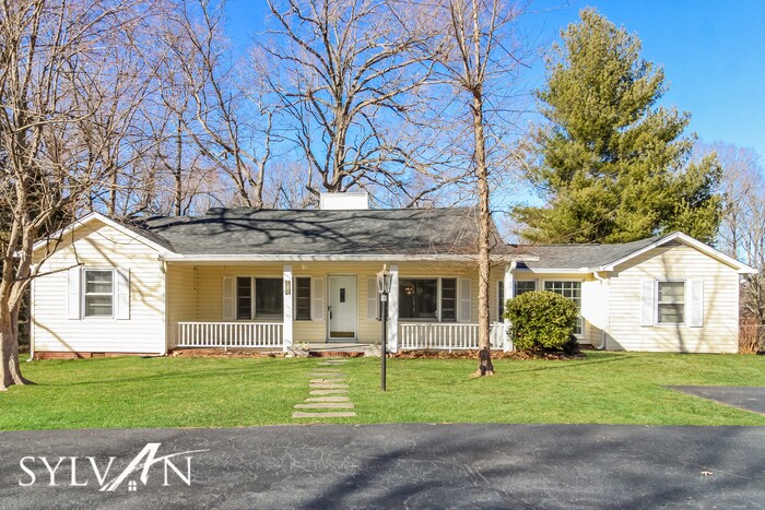 Primary Photo - Lovely 4 bedroom ranch style home availabl...