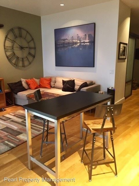 Foto del edificio - 949 NW Overton St