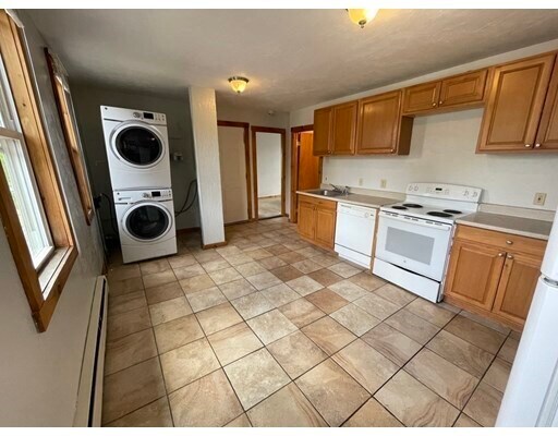 Building Photo - 127 Austin St